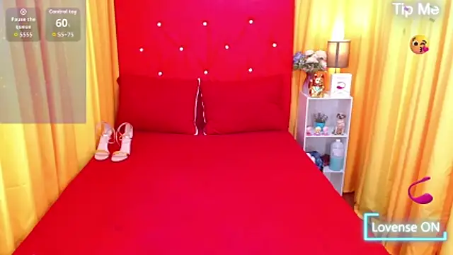 XxTsCarmellaHUGECOCKxX webcam