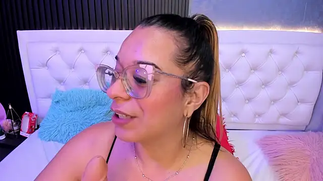 MHONIKBELUCCI webcam