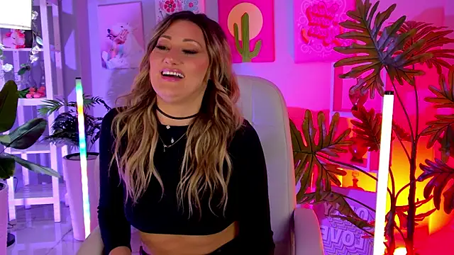 SarahAlluring webcam