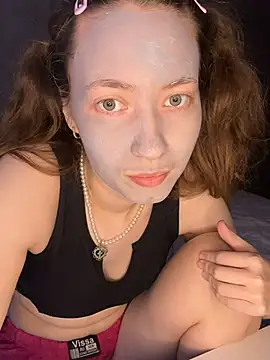 Webcam Model (Holy_Poly)  is live.Free join now!