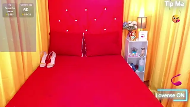 XxTsCarmellaHUGECOCKxX webcam