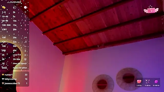 laura-hills18 webcam