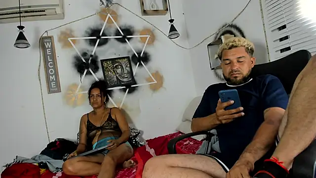 StephaniaAndRandy webcam