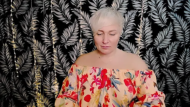 Olivia_playful webcam