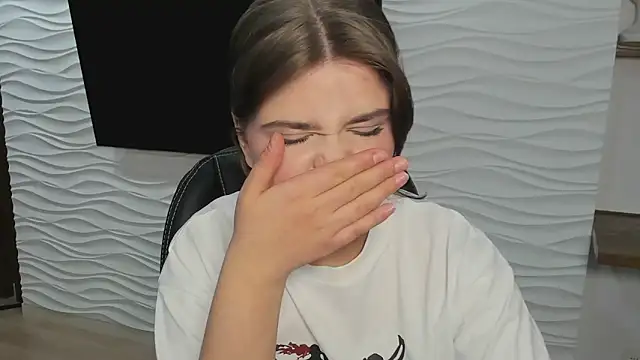 lanatreades (F teen) - good day