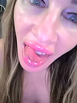 missjenn_x (F mature) - RIDING   DILDO ON  TABLE FROM BEHIND