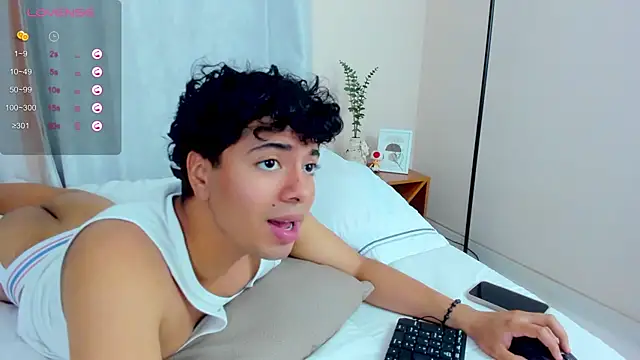 cherry_blossom77 webcam