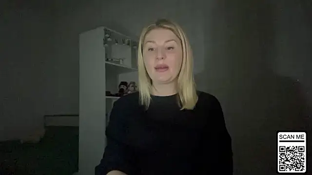 Blondie_xoxoxo webcam