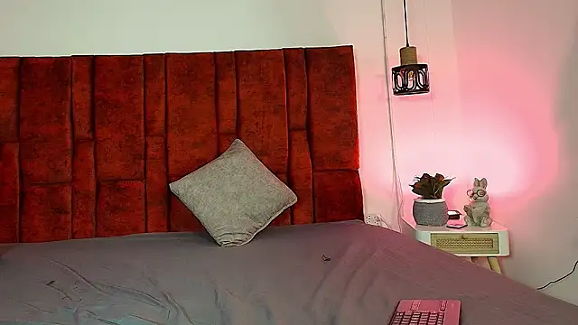 sweetmorenaX Live Webcam on Stripchat