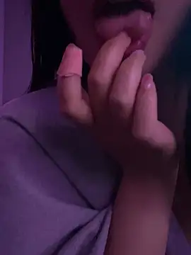 Your-Sunny Live Webcam on Stripchat