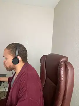 fathero1time (M mature) - 4000 tokens and I bust this NUT! 💰 💰💰