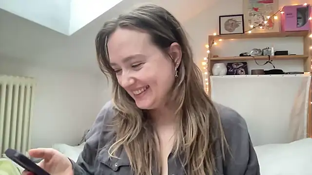 mymegann - MyMegann's free webcam - UK Sex Cams