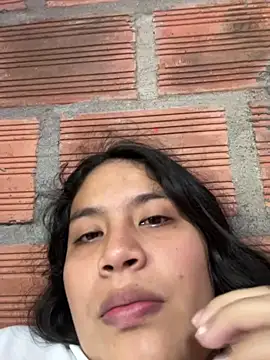 moncerrat_luna (F teen) - Finger in pussy