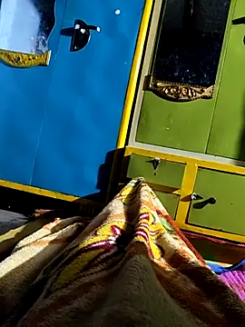 desi_alpha_boy webcam