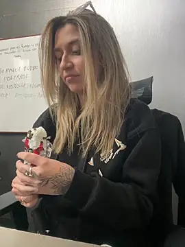 Isabella_Varella webcam