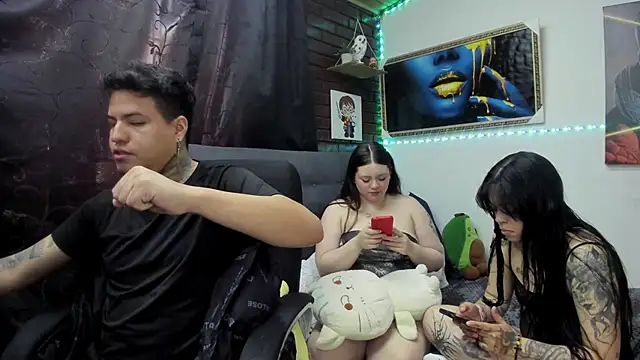 emii_cris_issabell webcam