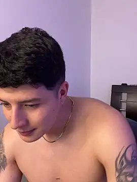 Goldenknight33 webcam