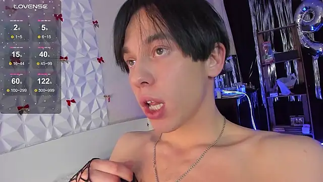 jerry_bomb (M twink) - doggie on bed