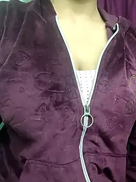 hey_shiviii (F young) - full nude in public