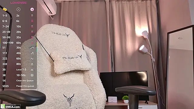 lil_monikaa - Lil_monikaa's free webcam - UK Sex Cams