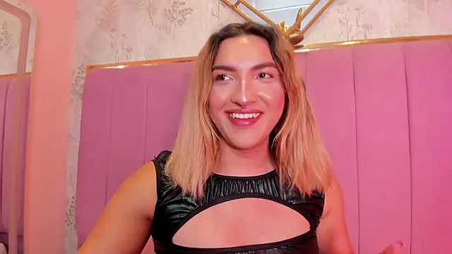 tomlondon_ (T young) - Hello Tom, smile, kiss 😁