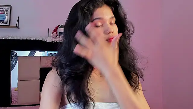 emycarver09 - Emycarver09's free webcam