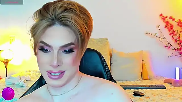 mike_blossom Live Webcam on Stripchat