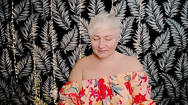 Olivia_playful webcam