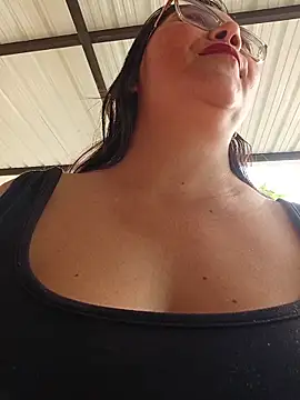 Dirty-Momm-Divorced-Hot