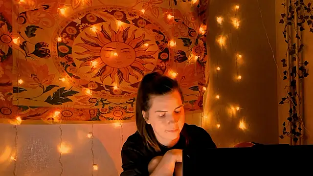 Webcam Model (AliceCUNTach)  is live.Free join now!