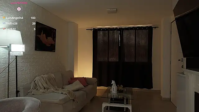 GiaFaaris Live Webcam on Stripchat