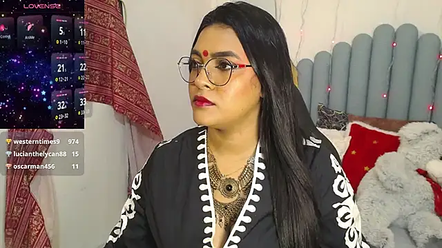 lakshmiraniii (F young) - 🎇10 spanks on my ass