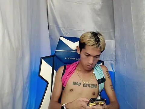 riks_tyler (Ask my age) - lets cum together!!