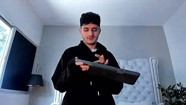 liammuller (M twink) - vibrations in your ass