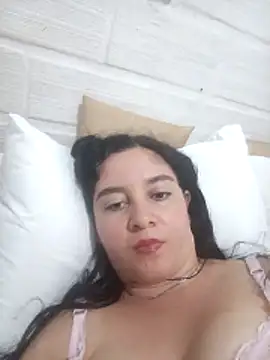 Webcam Model (Camila-Valverde)  is live.Free join now!