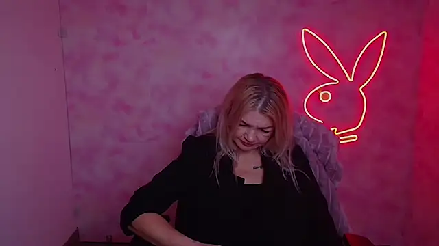 madonna_fire - Madonna_Fire's free webcam - UK Sex Cams