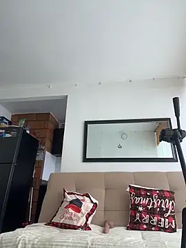 downsonmia - DownsonMia's free webcam - UK Sex Cams