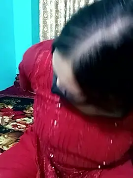 Webcam Model (Porimoni22) is live