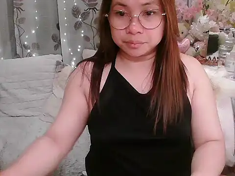 OhmyPinay webcam