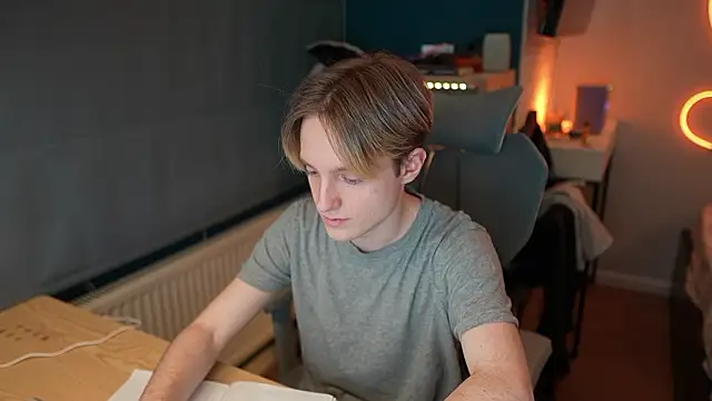 alexycutie (M twink) - take off shorts and T-shirt