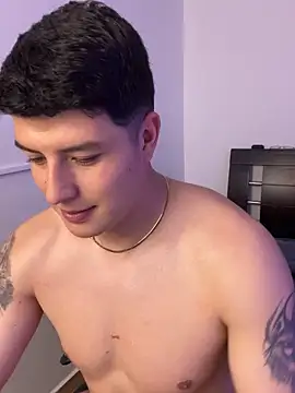 Goldenknight33 webcam