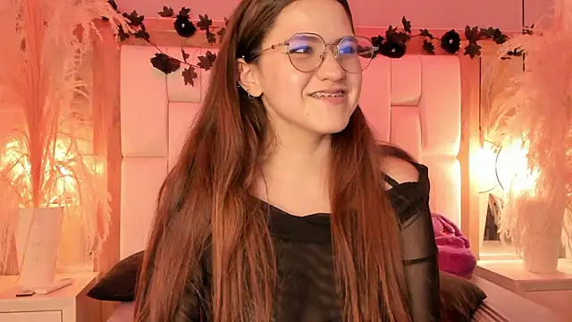 Daphne_And_Roger Live Webcam on Stripchat