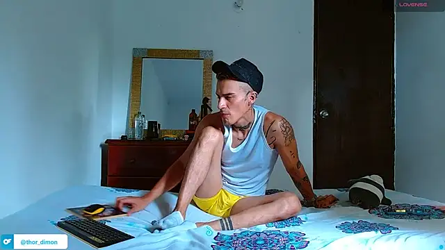 bray_hotboy777 webcam