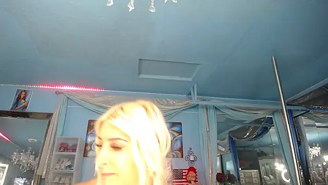 adrianna_fox - ADRIANNA_FOX's free webcam - UK Sex Cams