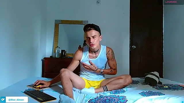 bray_hotboy777 webcam