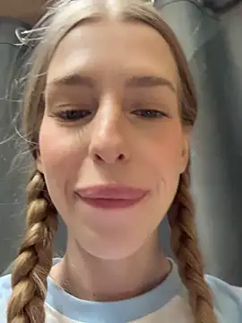 kira_mia's Thumb Image