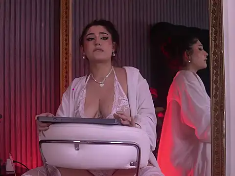 Webcam Model (KeylaNoir)  is live.Free join now!