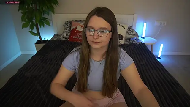 magicpeachh_ (F young) - hot show