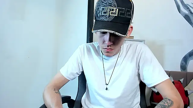 mikebenefleck_01 (M twink) - cum show