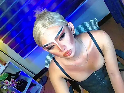HOLLYWOOD_QUEEN_88 webcam